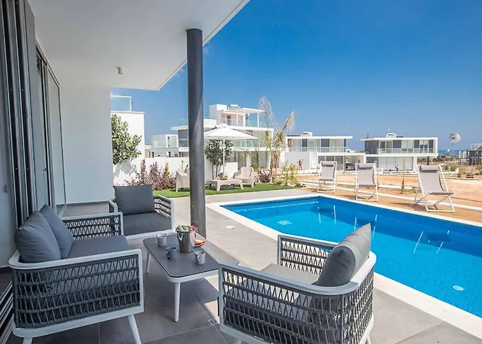 Olivine Pearl 6 Vila *