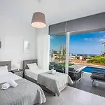 Olivine Pearl 6 * Protaras